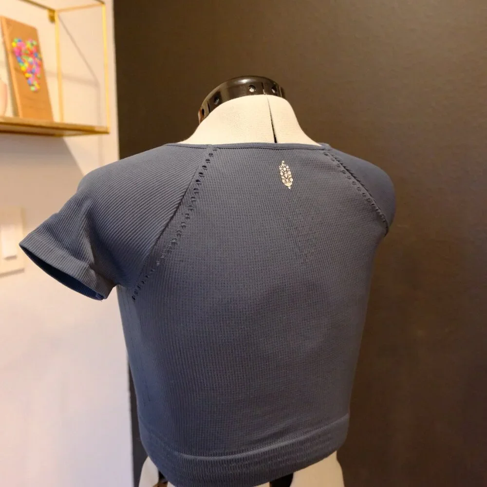 Free People Movement fitted cutut crop top for yoga/gym - Picture 5 of 6